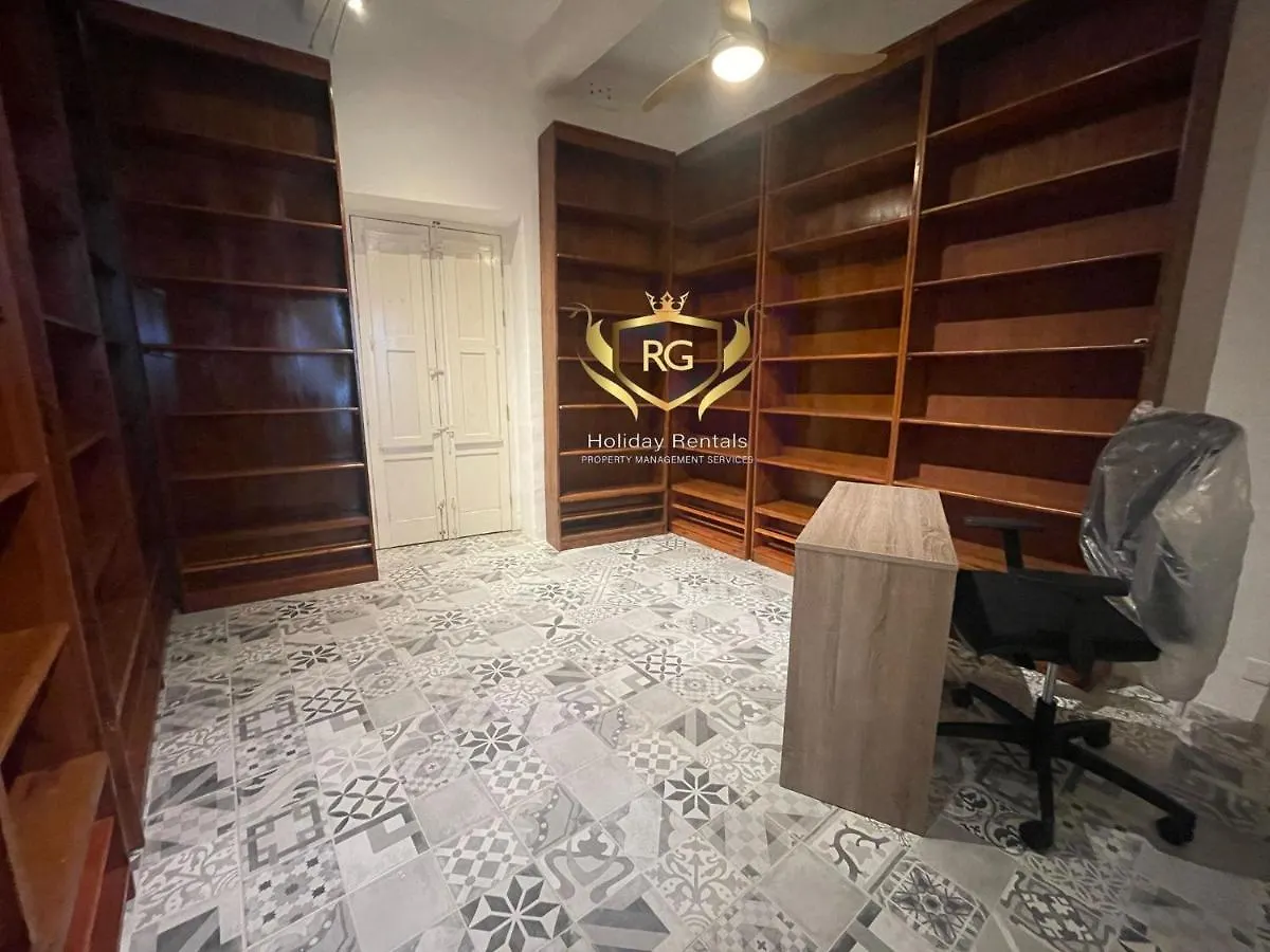 Holiday home Dgl1032 - Townhouse In The Quaint Village Of Dingli, Modernly Refurbished