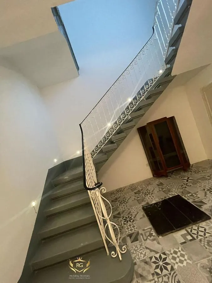 Dgl1032 - Townhouse In The Quaint Village Of Dingli, Modernly Refurbished Holiday home
