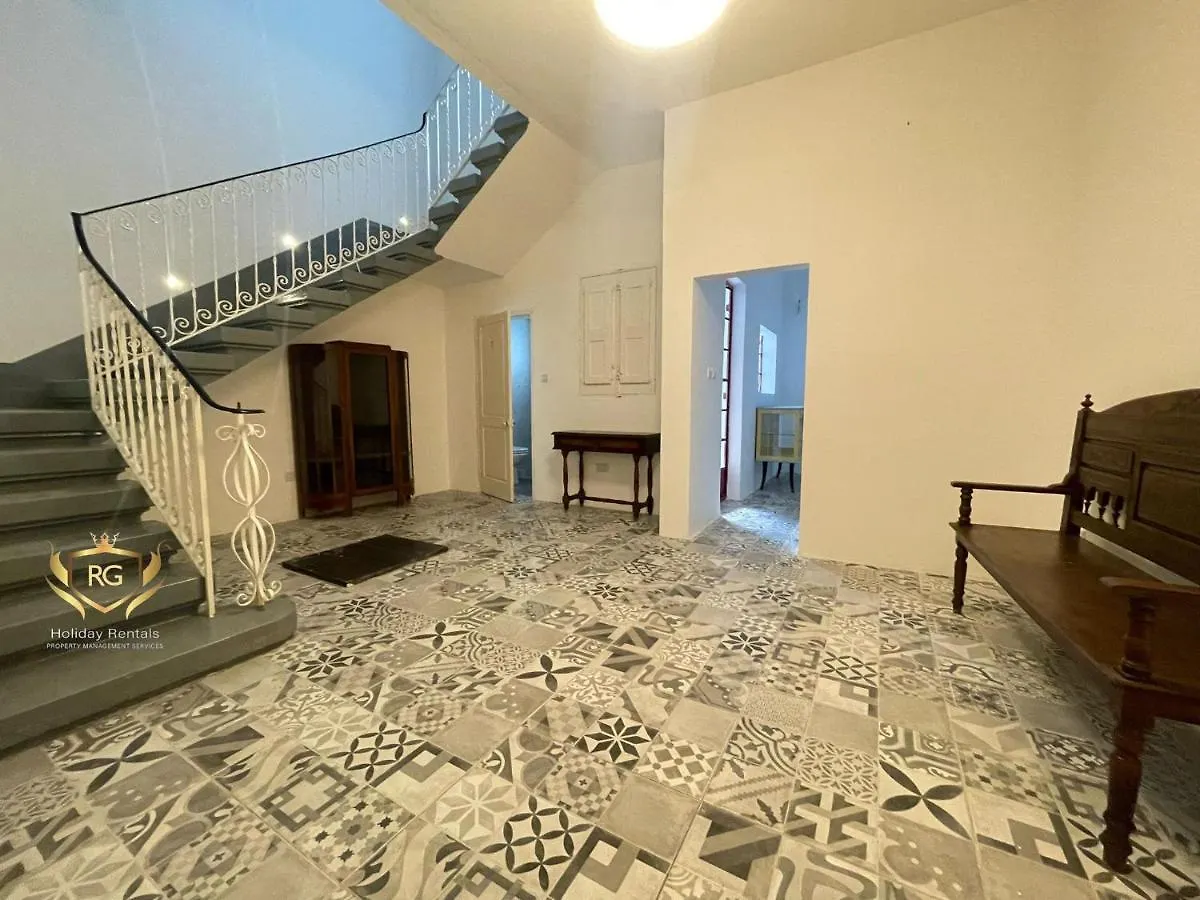 Holiday home Dgl1032 - Townhouse In The Quaint Village Of Dingli, Modernly Refurbished Malta